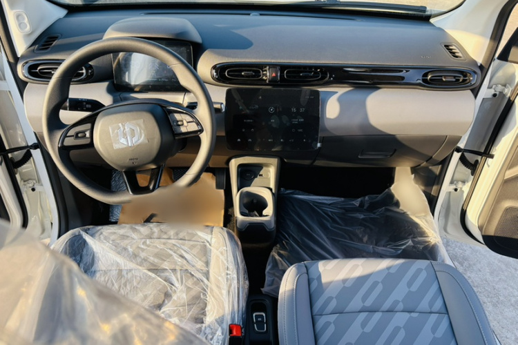 零跑汽车 零跑T03 2025款 310舒享版车身外观6003