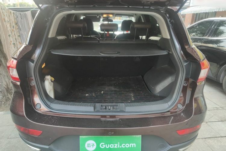 广汽传祺 传祺GS4 2015款 200T G-DCT豪华版机舱底盘23