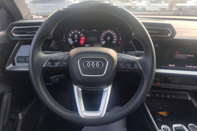 奥迪A3 2025款 A3L Limousine 35TFSI 飞驰尊享型中控内饰13