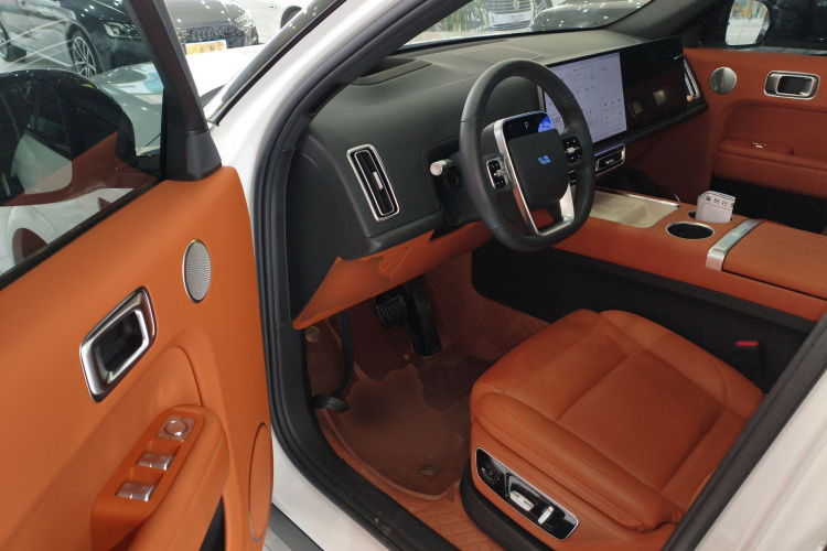 理想汽车 理想L7 2023款 Air中控内饰20