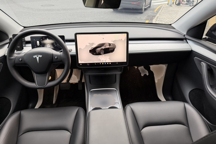 特斯拉 Model Y 2023款 后轮驱动版中控内饰12