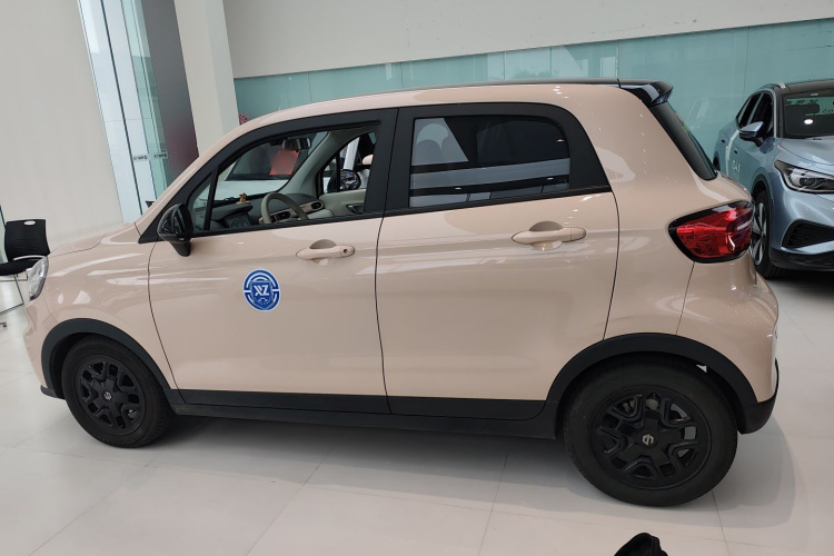 零跑汽车 零跑T03 2023款 403轻享版车身外观4