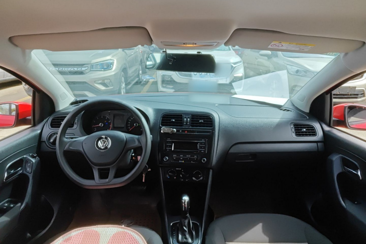 大众 Polo 2016款 1.4L 自动风尚型中控内饰7002