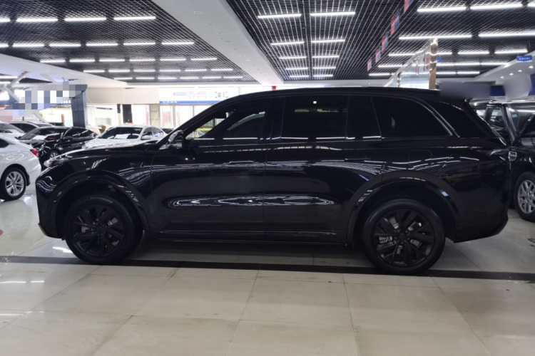 理想汽车 理想L8 2023款 Pro车身外观4