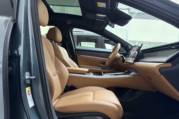 比亚迪 汉L 2025款 DM-p 四驱激光雷达旗舰型局部细节41