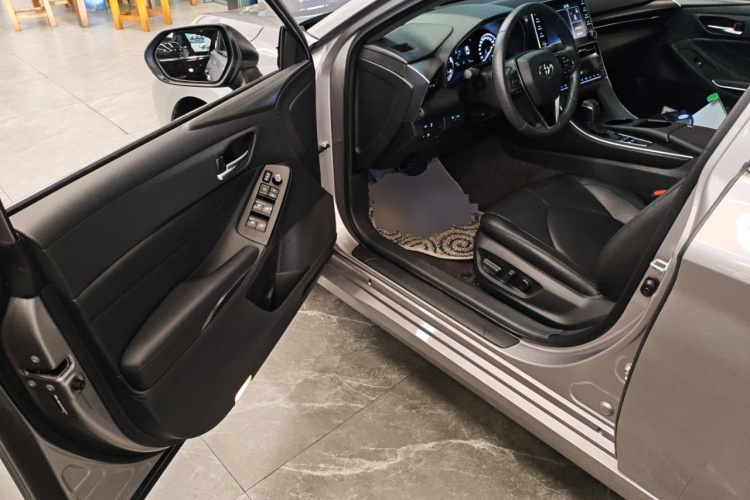 丰田 亚洲龙 2019款 双擎 2.5L 豪华版 国VI中控内饰20