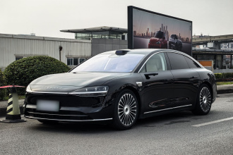 鸿蒙智行 享界S9 2025款 增程 Ultra