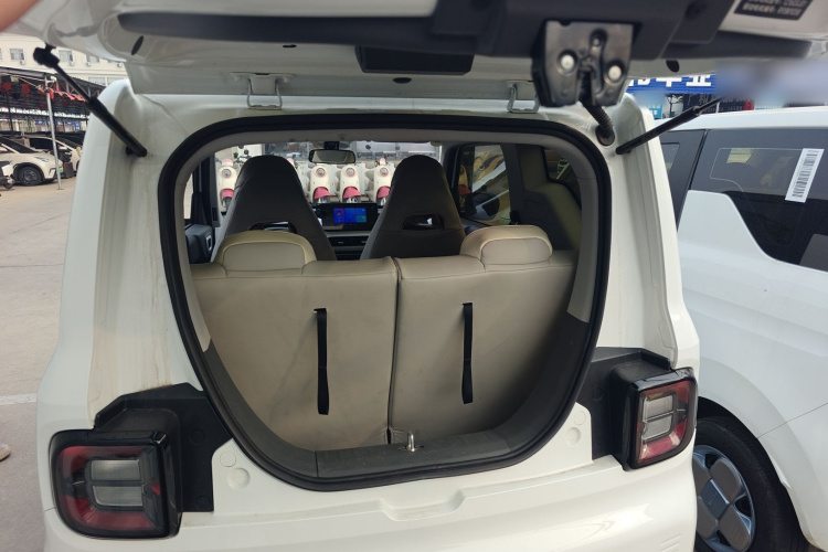 吉利银河 2024款 熊猫mini 200km 耐力熊机舱底盘23