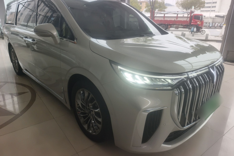 岚图汽车 岚图梦想家 2022款 低碳版 梦+智享包车身外观3