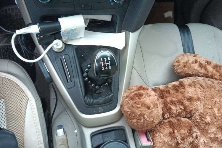 福特 福克斯 2015款 三厢 1.6L 手动舒适型局部细节18