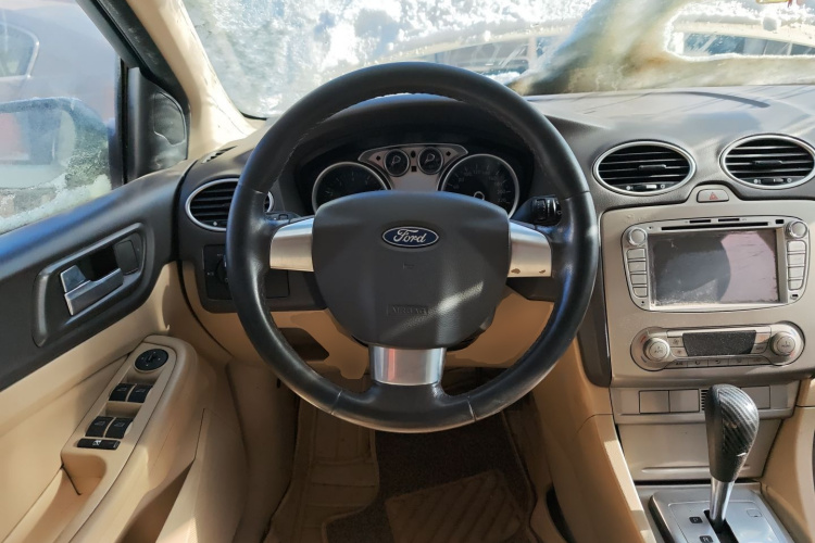 福特 福克斯 2013款 两厢经典 1.8L 自动时尚型中控内饰13