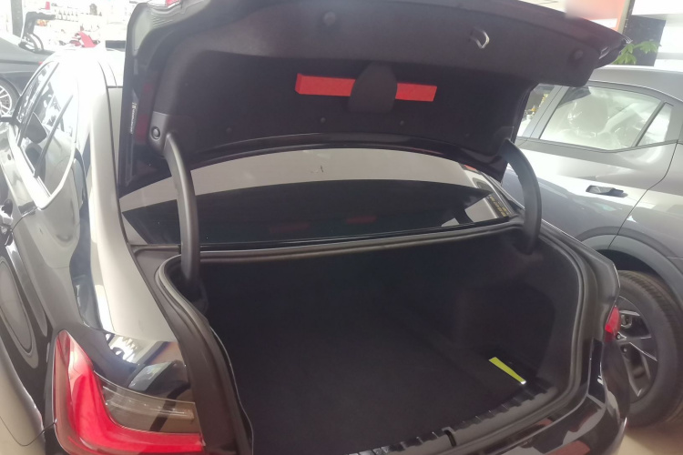 宝马3系 2023款 320Li M运动套装机舱底盘23