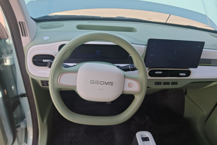 吉利银河 熊猫 2025款 210km 元气熊中控内饰13