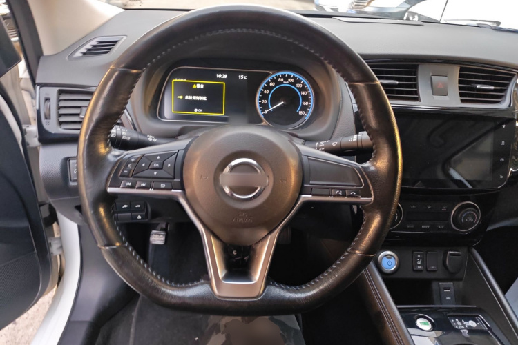 日产 轩逸·纯电 2018款 智尊版中控内饰13