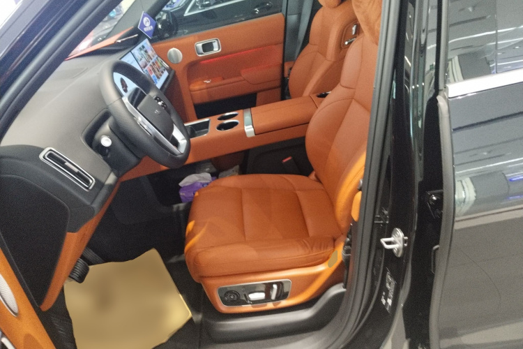 理想汽车 理想L9 2022款 Max中控内饰19