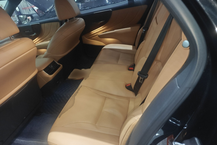 雷克萨斯LS 2021款 500h 卓越版中控内饰7004