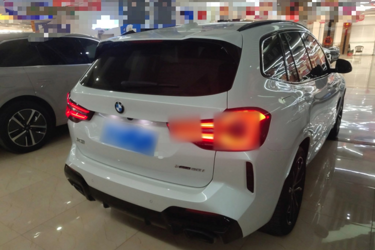 宝马X3 2022款 改款 xDrive30i 尊享型 M曜夜套装车身外观6
