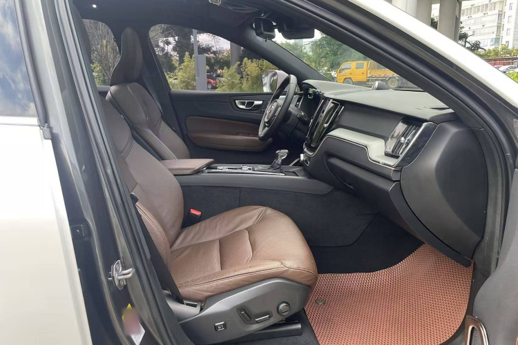 沃尔沃XC60 2021款 T5 四驱智逸豪华版中控内饰7006