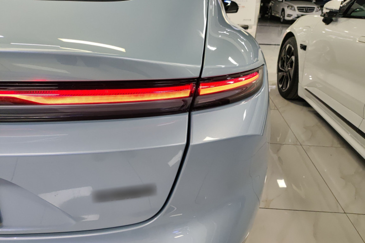 蔚来ET5 2022款 75kWh车身外观9