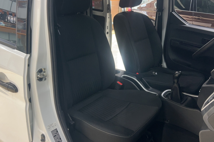 金杯 金海狮M经典 2024款 1.5L 工程狮客车 6座局部细节41