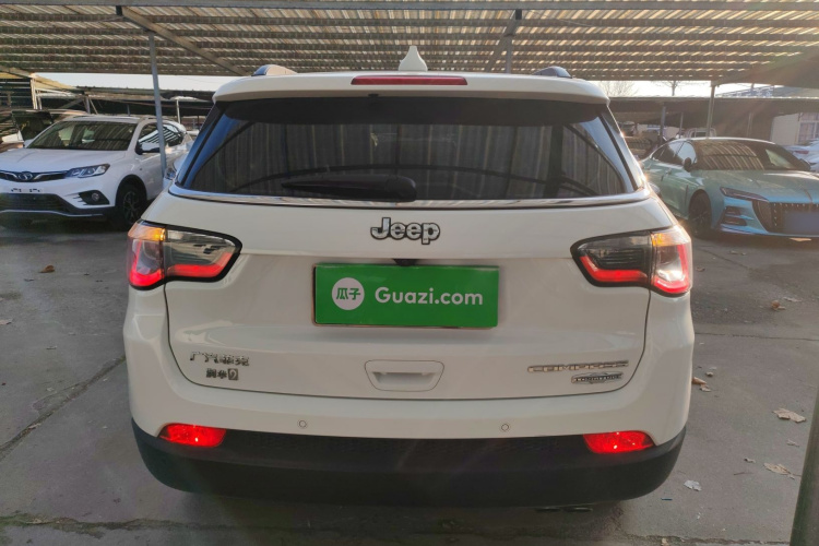 Jeep 指南者 2019款 200T 自动家享-互联大屏版车身外观6