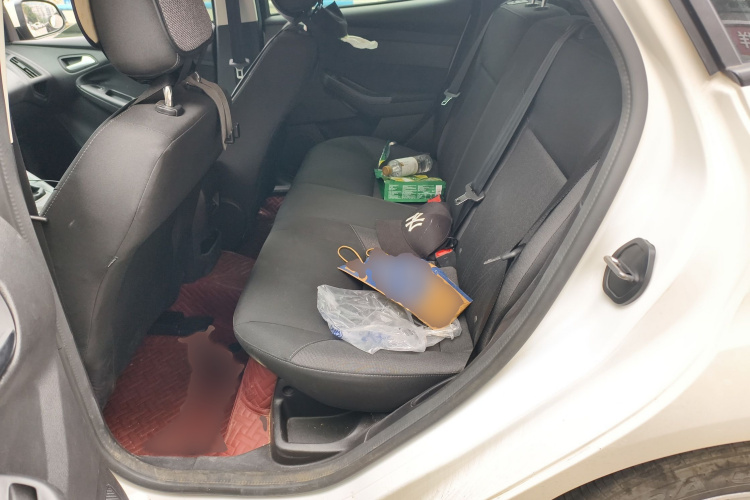 福特 福克斯 2017款 两厢 1.6L 手动舒适型智行版中控内饰7004