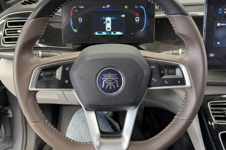 比亚迪 秦PLUS 2023款  冠军版 DM-i 120KM超越型局部细节13