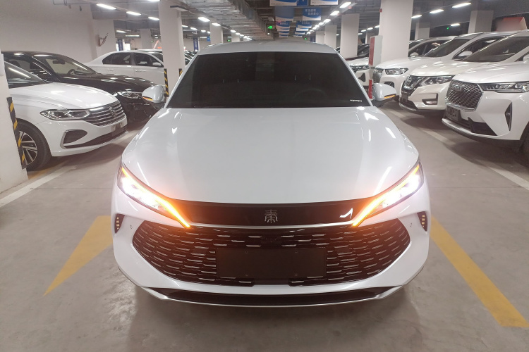 比亚迪 秦L 2025款 DM-i 智驾版 80KM领先型车身外观2