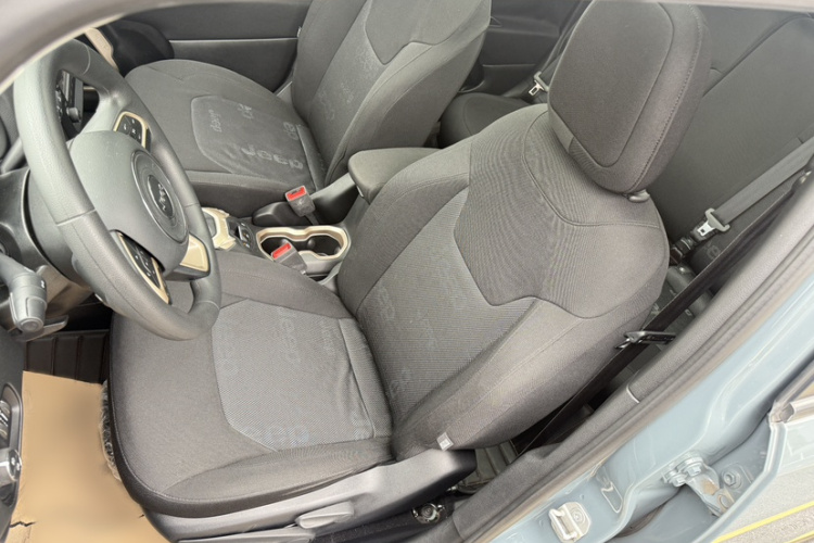 Jeep 自由侠 2016款 1.4T 自动劲能版+中控内饰7001