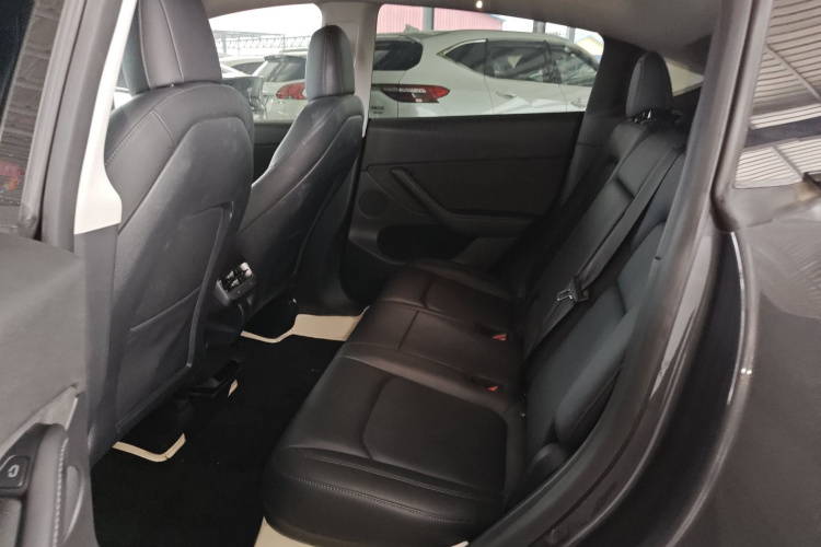 特斯拉 Model Y 2021款 长续航全轮驱动版 3D7中控内饰7004