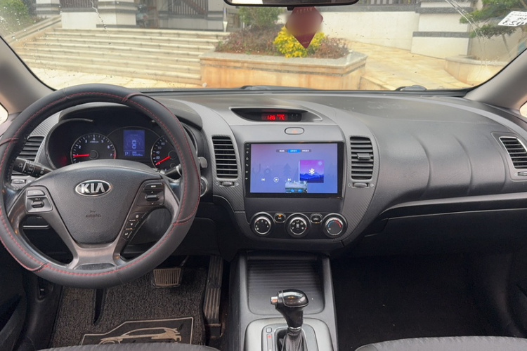起亚K3 2015款 1.6L 自动GLS中控内饰7001