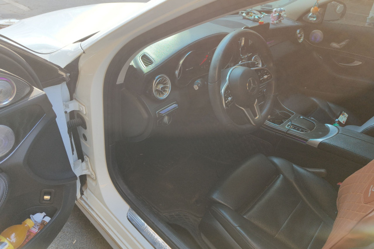 奔驰C级 2019款 C 180 L 时尚型运动版中控内饰20