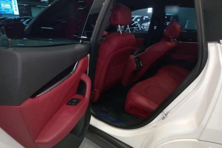 玛莎拉蒂 Levante 2022款 2.0T GT锋芒版中控内饰21