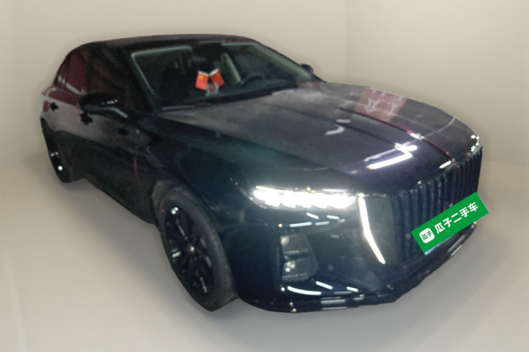 红旗H5 2025款 1.5T DCT玄影版车身外观3