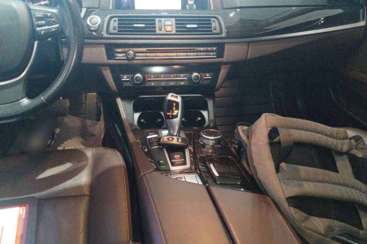 宝马5系 2017款 525Li 豪华设计套装局部细节18