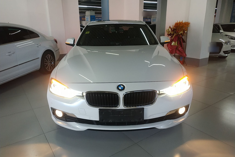 宝马3系 2017款 320Li 时尚型车身外观2