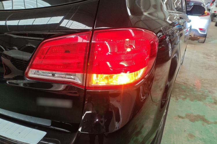 哈弗H6 2016款 升级版 1.5T 手动两驱精英型车身外观9