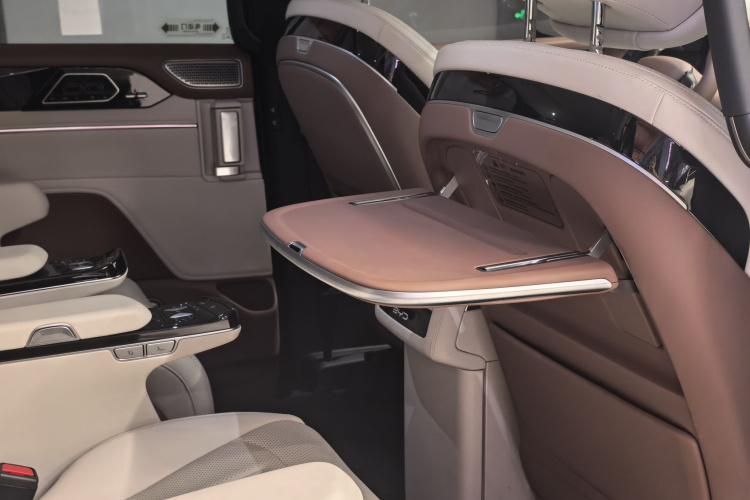 比亚迪 夏 2025款 DM-i 1.5T 180km 超越型局部细节9010