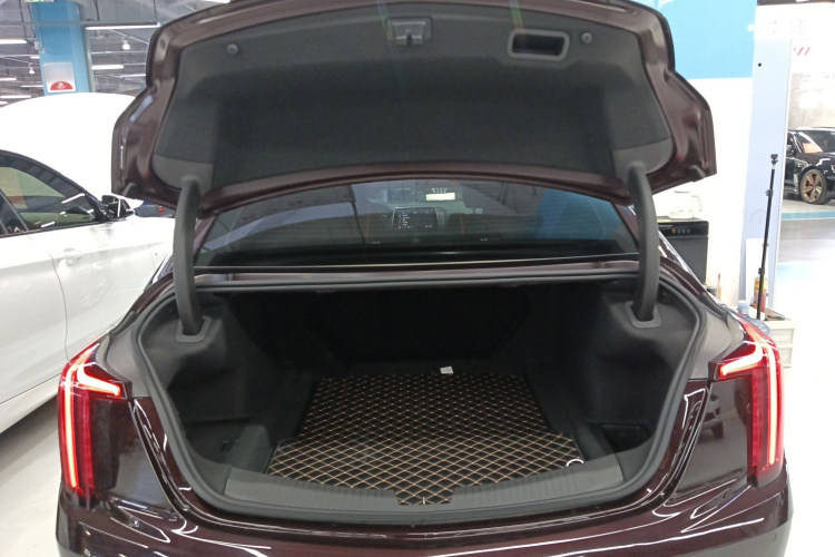 凯迪拉克CT5 2021款 28T 豪华型机舱底盘23