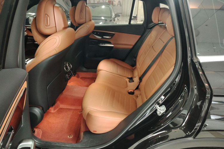 奔驰GLC 2023款 改款 GLC 260 L 4MATIC 动感型 5座中控内饰21