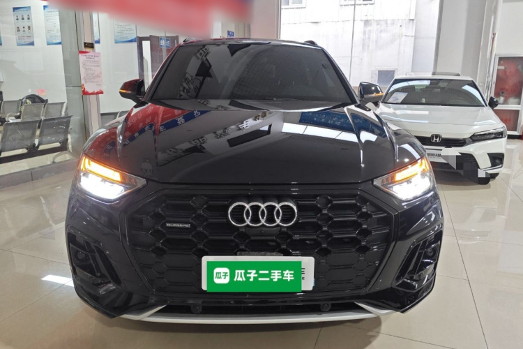 奥迪Q5L 2025款 45周年典藏版 45 TFSI 豪华动感型车身外观6001