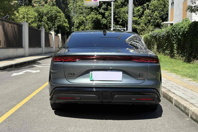 比亚迪 汉L 2025款 DM-p 四驱激光雷达旗舰型车身外观6003