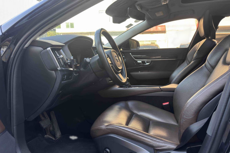 沃尔沃S90 2018款 T4 智远版中控内饰7001