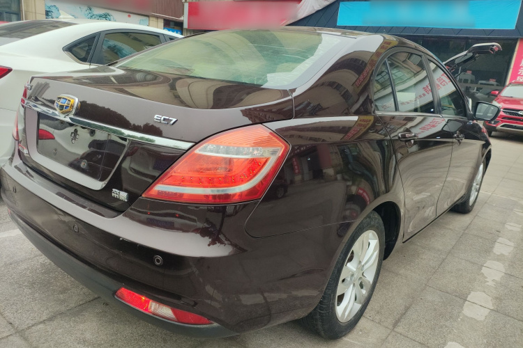 吉利汽车 帝豪 2014款 三厢 1.3T CVT精英型车身外观7