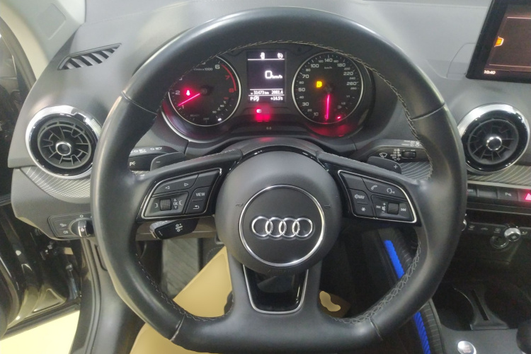 奥迪Q2L 2022款 35 TFSI 时尚动感型中控内饰13