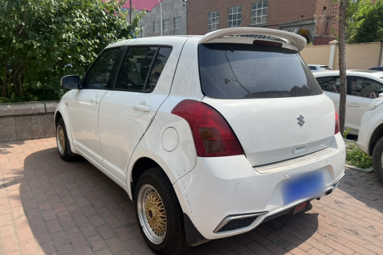 铃木 雨燕 2013款 1.3L 手动超值版车身外观6003