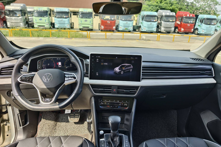 大众 途观L 2022款 330TSI 自动两驱R-Line越享版中控内饰7004