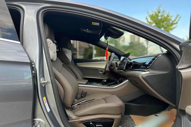 比亚迪 汉 2022款 DM-i 121KM 尊贵型中控内饰7005