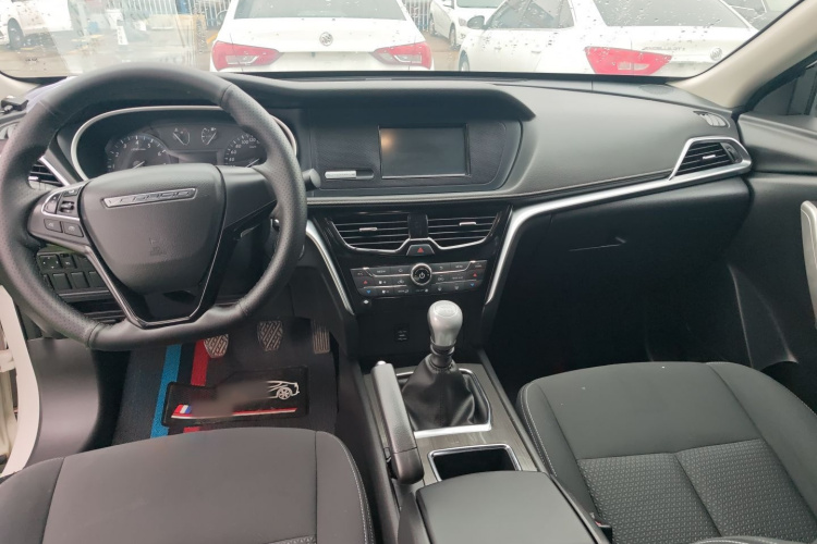 启辰T90 2017款 2.0L 手动风尚版中控内饰7004