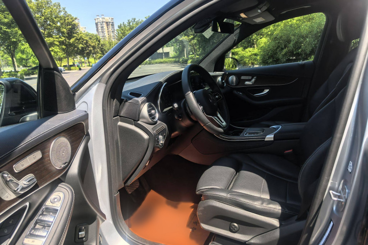 奔驰GLC 2021款 GLC 260 L 4MATIC 豪华型中控内饰7003